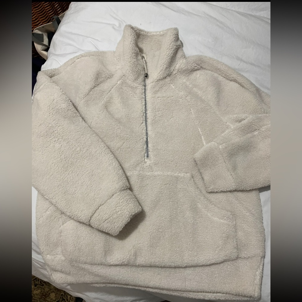Like new lululemon 1/2 zip oversized scuba Sherpa pullover